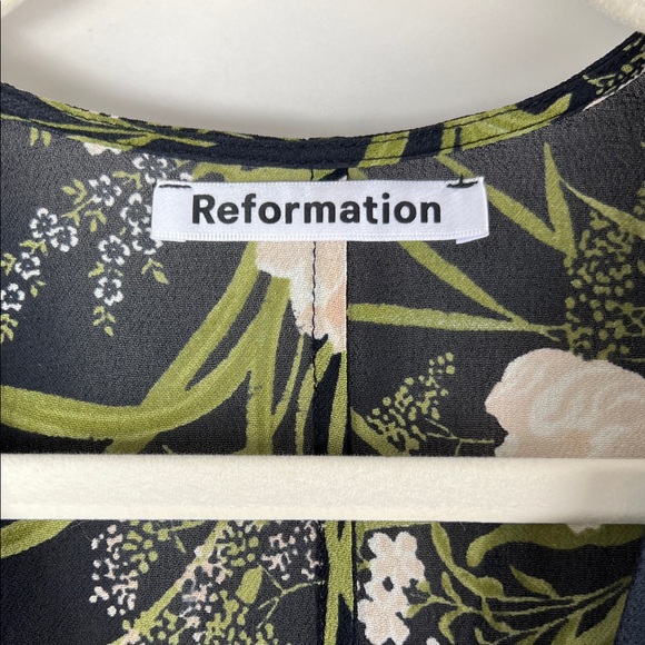 Reformation Lemongrass Jumpsuit Isabella Floral Plunge Black White - Picture 9 of 15